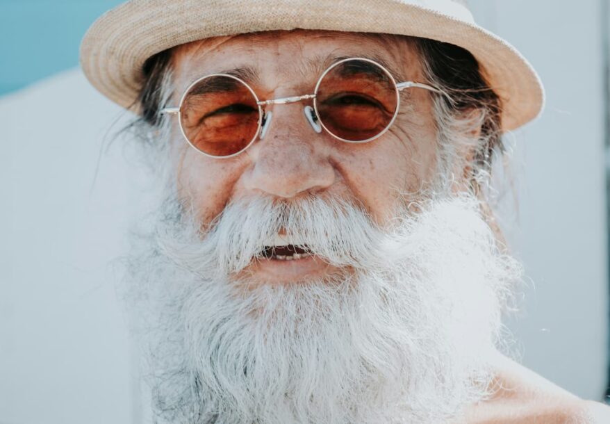 Un homme âgé victime potentiel d'âgisme