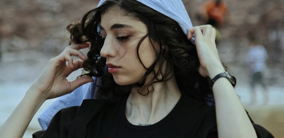 Une femme étrangère représentant Séphora.